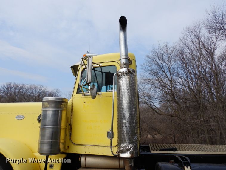 image for item MF9579 1987 Peterbilt 359  semi truck