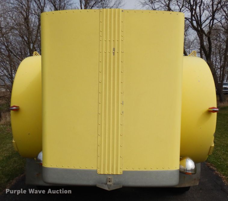 image for item MF9579 1987 Peterbilt 359  semi truck