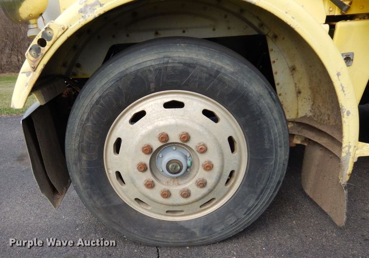 image for item MF9579 1987 Peterbilt 359  semi truck