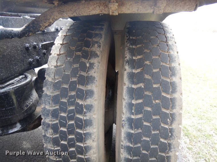 image for item MF9579 1987 Peterbilt 359  semi truck