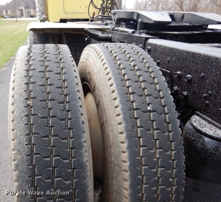 image for item MF9579 1987 Peterbilt 359  semi truck