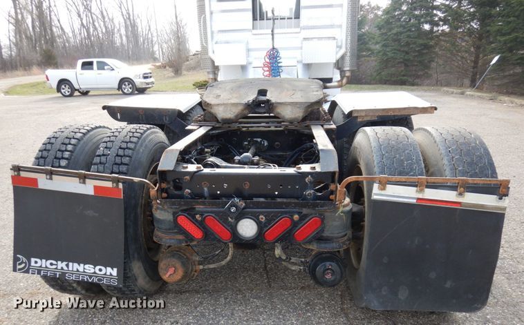 image for item MF9582 1999 Kenworth T800  semi truck