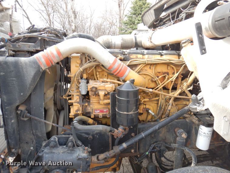 image for item MF9582 1999 Kenworth T800  semi truck