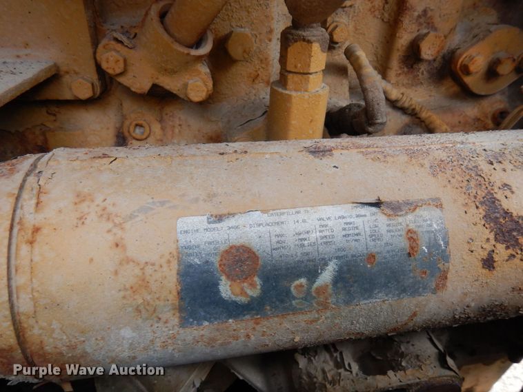 image for item MF9582 1999 Kenworth T800  semi truck