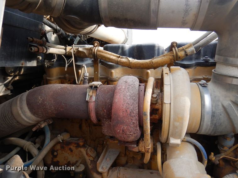 image for item MF9582 1999 Kenworth T800  semi truck