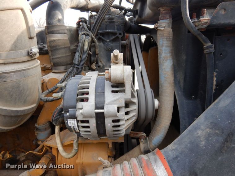 image for item MF9582 1999 Kenworth T800  semi truck