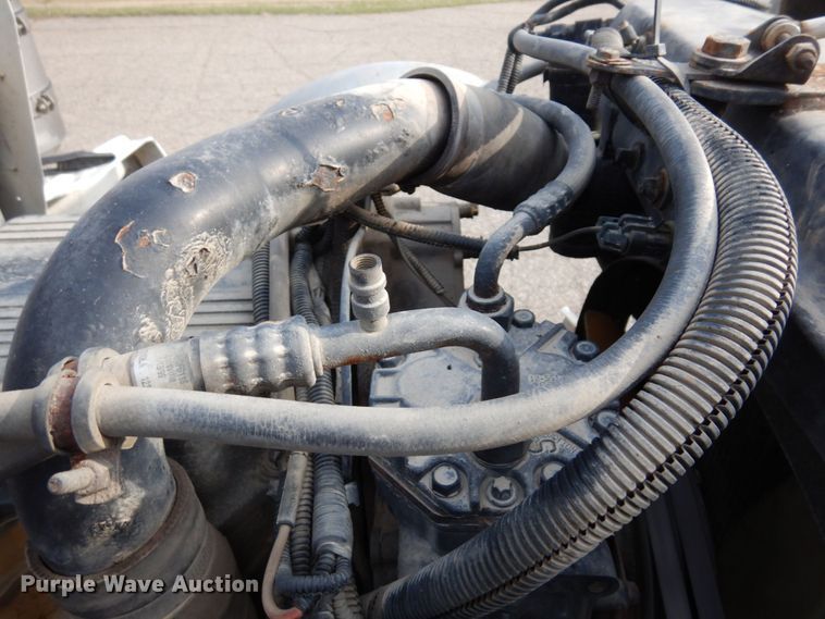 image for item MF9582 1999 Kenworth T800  semi truck