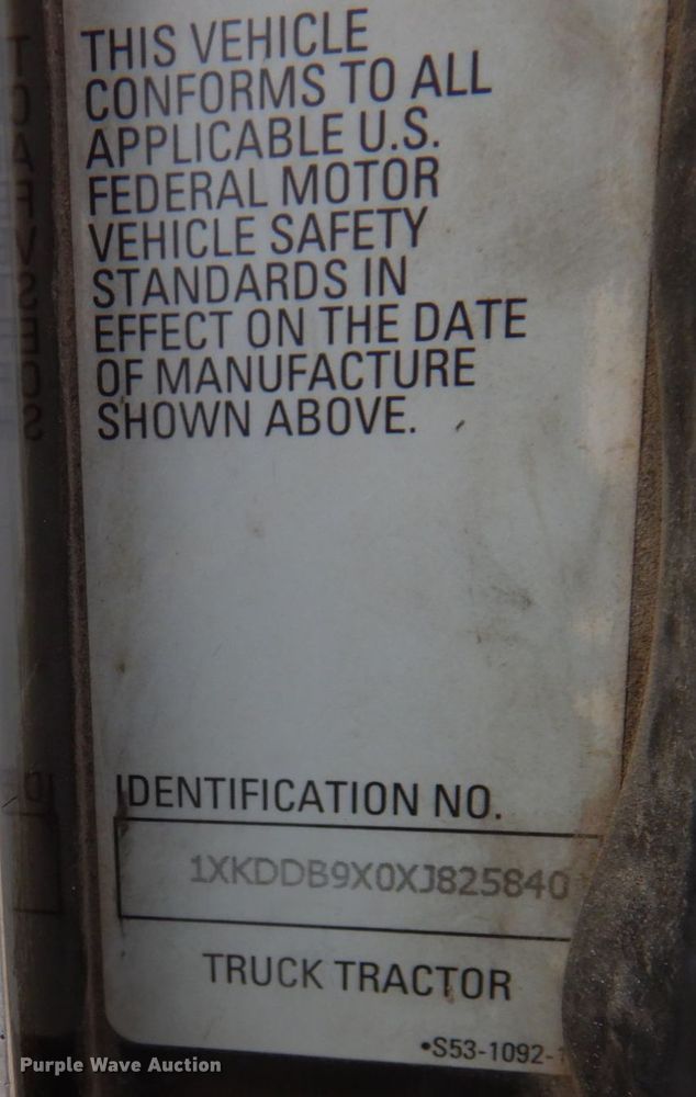 image for item MF9582 1999 Kenworth T800  semi truck