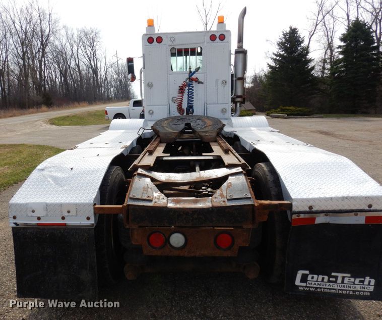 image for item MF9583 2001 Mack CL713  semi truck