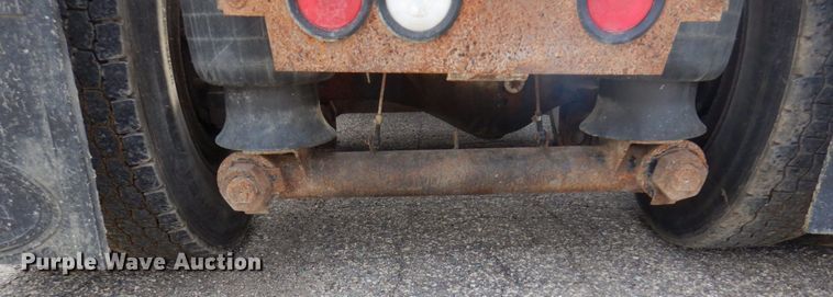 image for item MF9583 2001 Mack CL713  semi truck