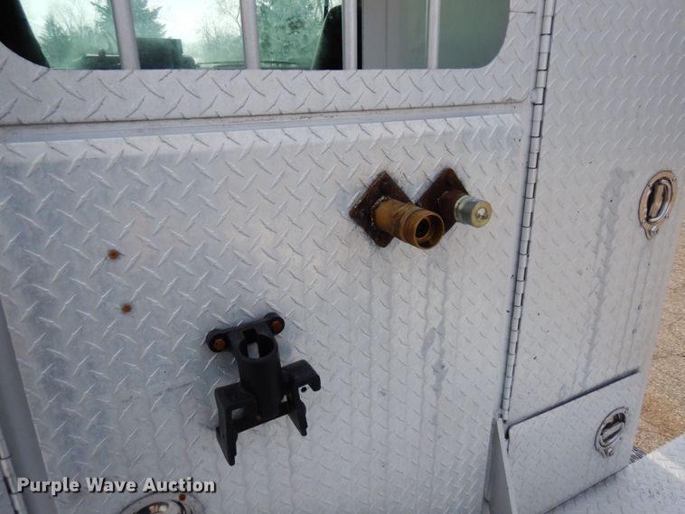 image for item MF9583 2001 Mack CL713  semi truck