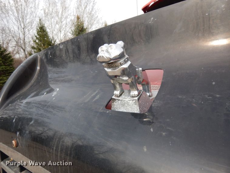 image for item MF9583 2001 Mack CL713  semi truck