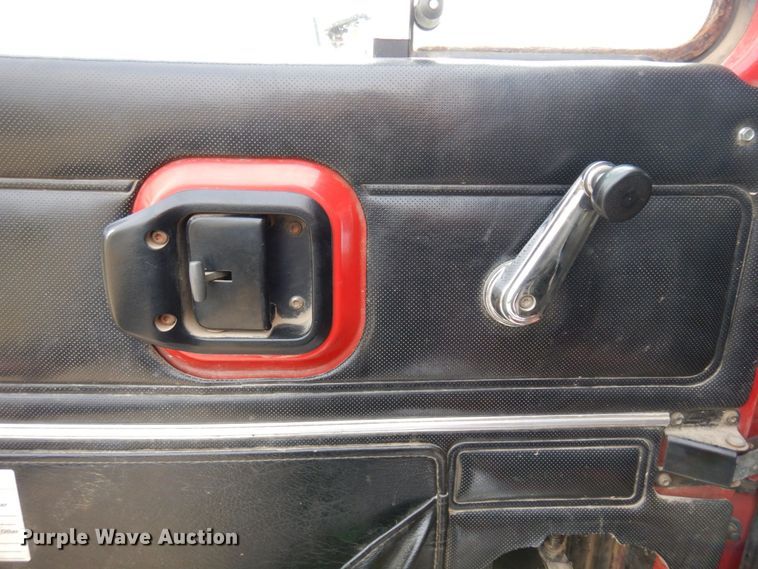 image for item MF9583 2001 Mack CL713  semi truck