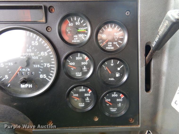 image for item MF9583 2001 Mack CL713  semi truck