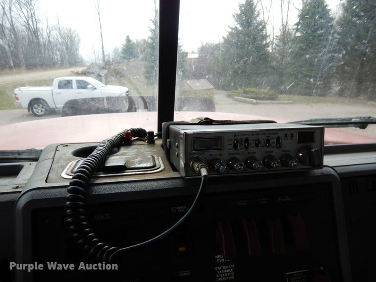 image for item MF9583 2001 Mack CL713  semi truck