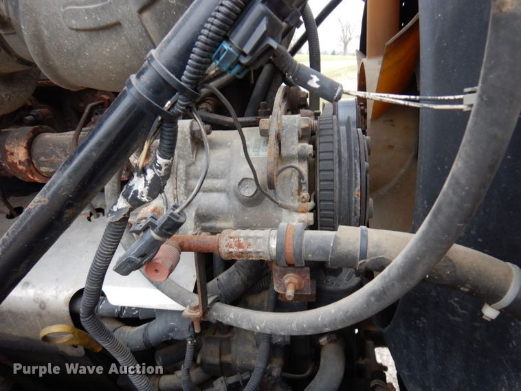 image for item MF9583 2001 Mack CL713  semi truck