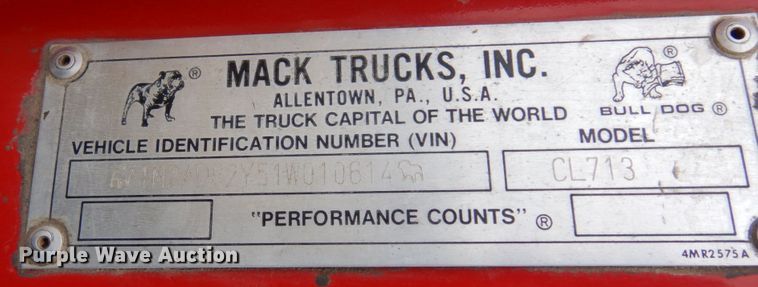 image for item MF9583 2001 Mack CL713  semi truck