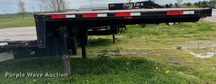 image for item MJ9660 2012 Transcraft DTL-2100  drop deck trailer