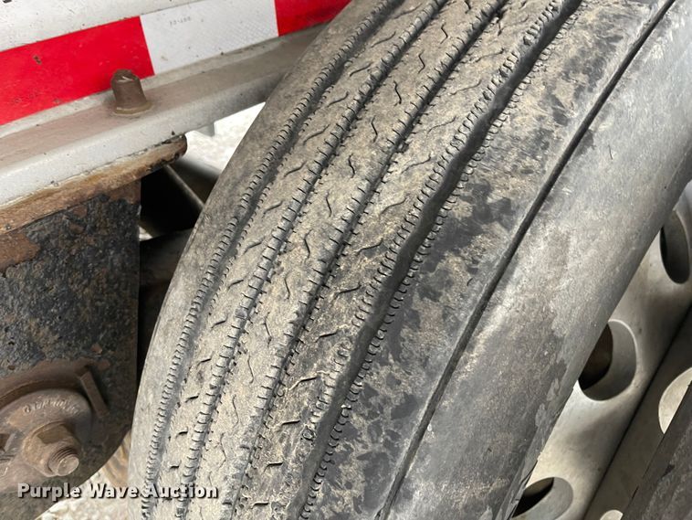 image for item MJ9665 2014 Kruz RAFB-53-102  flatbed trailer