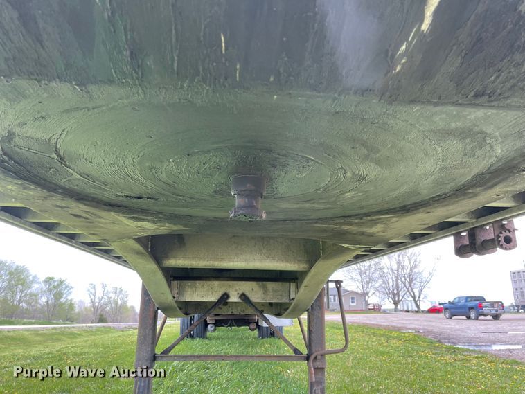 image for item MJ9668 2015 Kruz RAFB-53-102  flatbed trailer