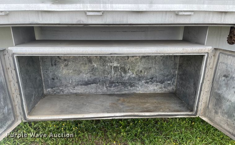 image for item MJ9668 2015 Kruz RAFB-53-102  flatbed trailer
