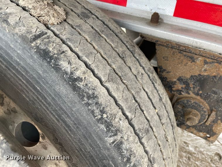 image for item MJ9669 2015 Kruz RAFB-53-102  flatbed trailer