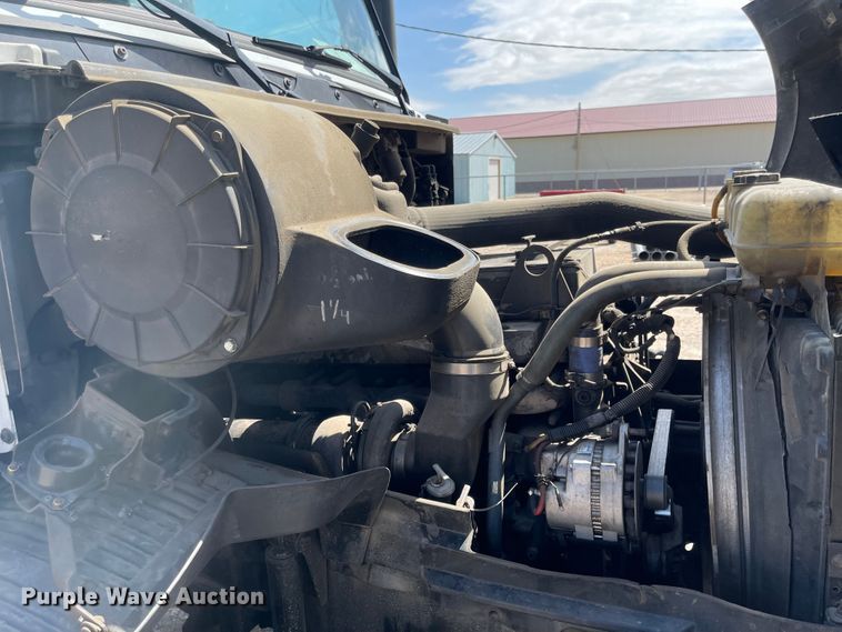 image for item MJ9708 1998 Volvo VN semi truck