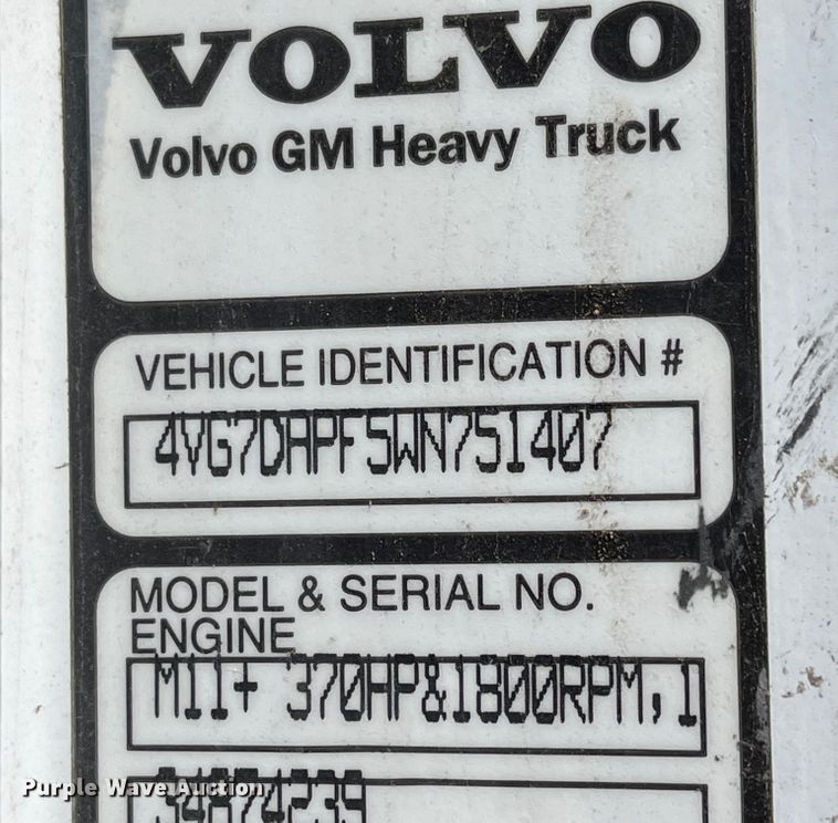 image for item MJ9708 1998 Volvo VN semi truck