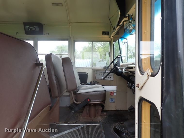 image for item DI1915 1991 Chevrolet  school bus