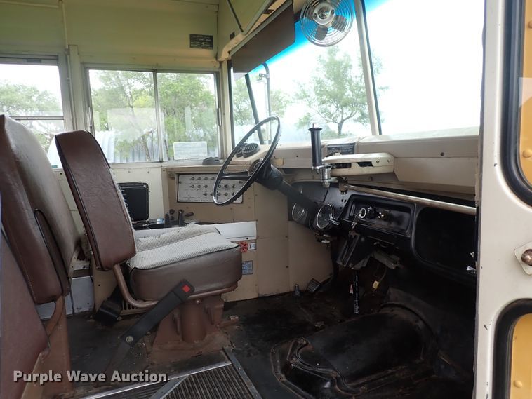 image for item DI1915 1991 Chevrolet  school bus