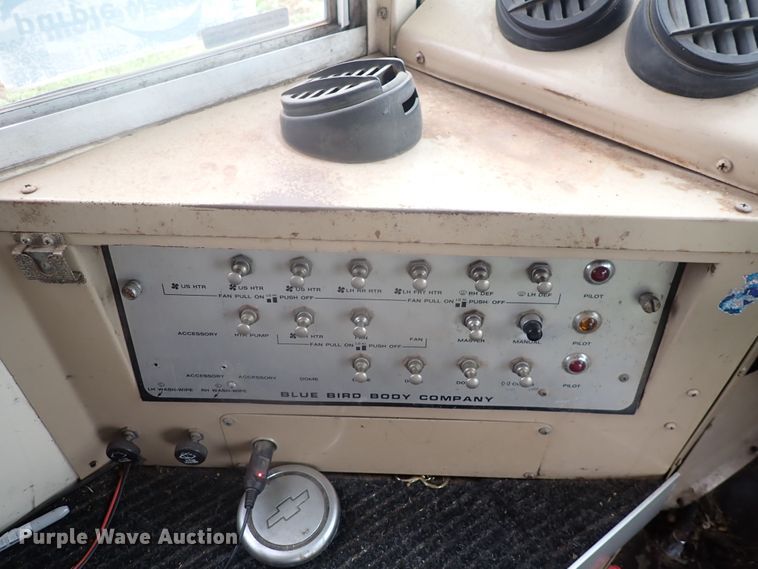 image for item DI1915 1991 Chevrolet  school bus