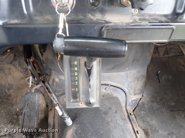 image for item DI1915 1991 Chevrolet  school bus