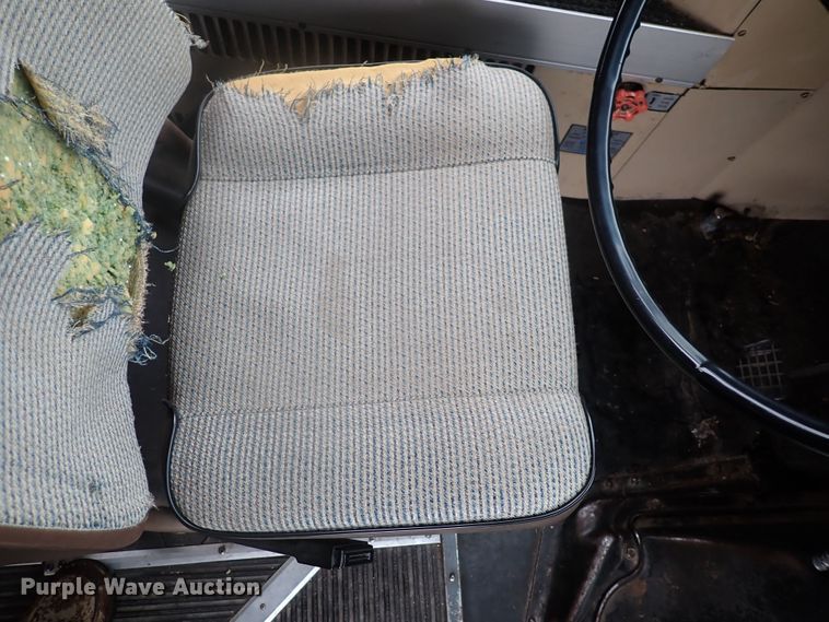 image for item DI1915 1991 Chevrolet  school bus