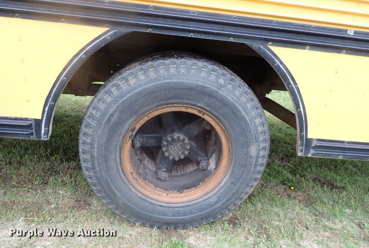 image for item DI1915 1991 Chevrolet  school bus