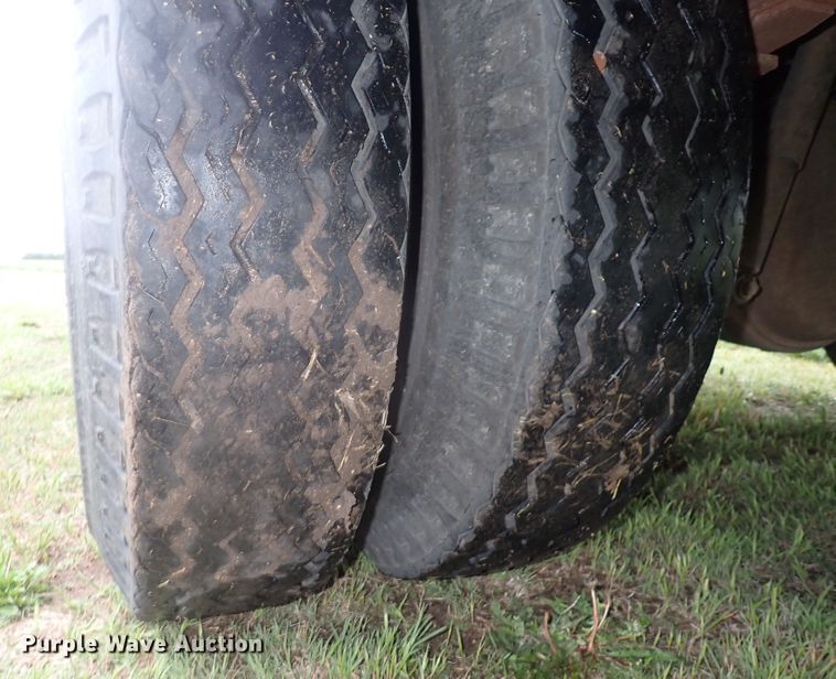 image for item DI1915 1991 Chevrolet  school bus