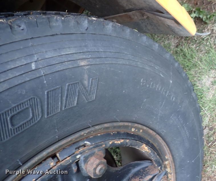 image for item DI1915 1991 Chevrolet  school bus