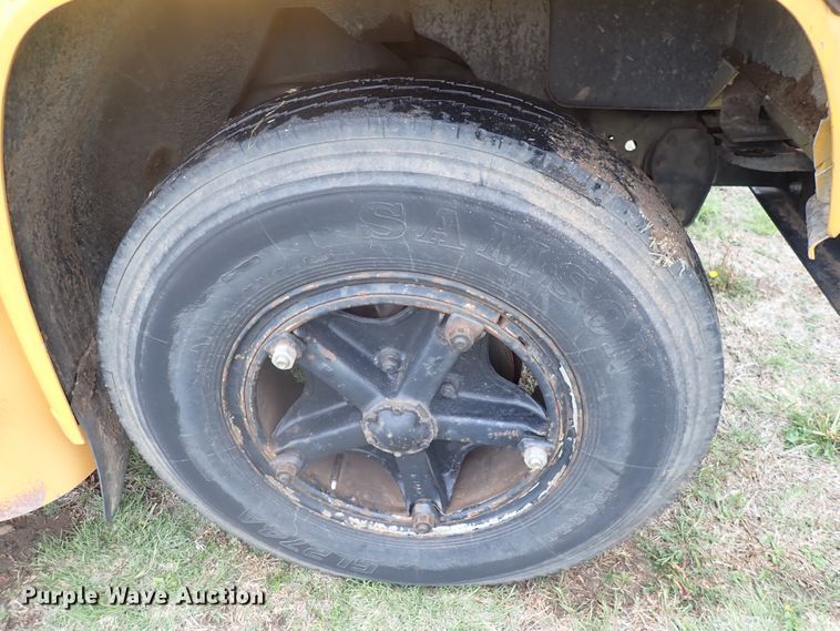 image for item DI1915 1991 Chevrolet  school bus