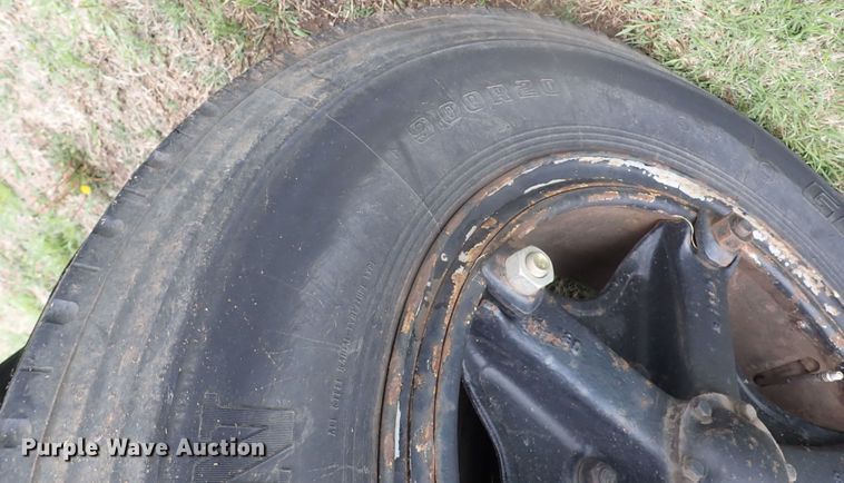 image for item DI1915 1991 Chevrolet  school bus