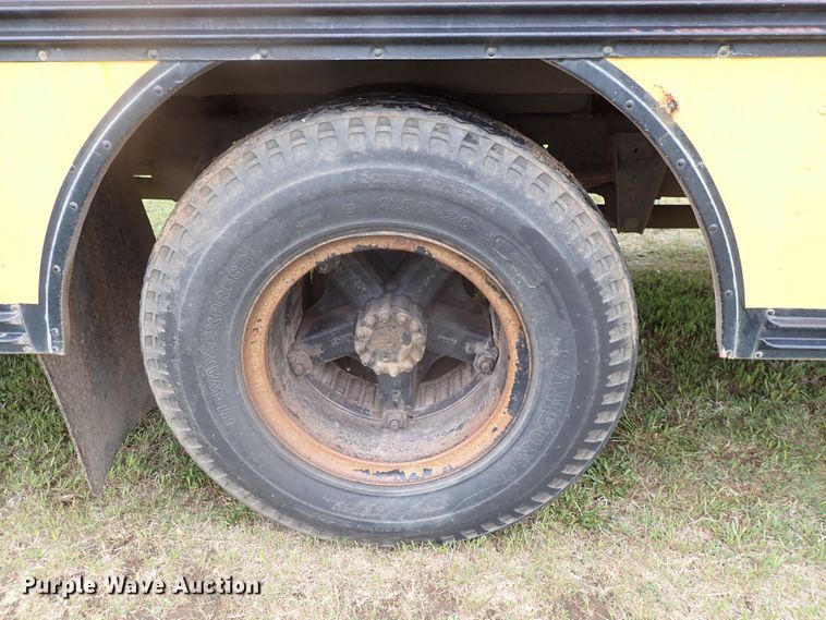 image for item DI1915 1991 Chevrolet  school bus