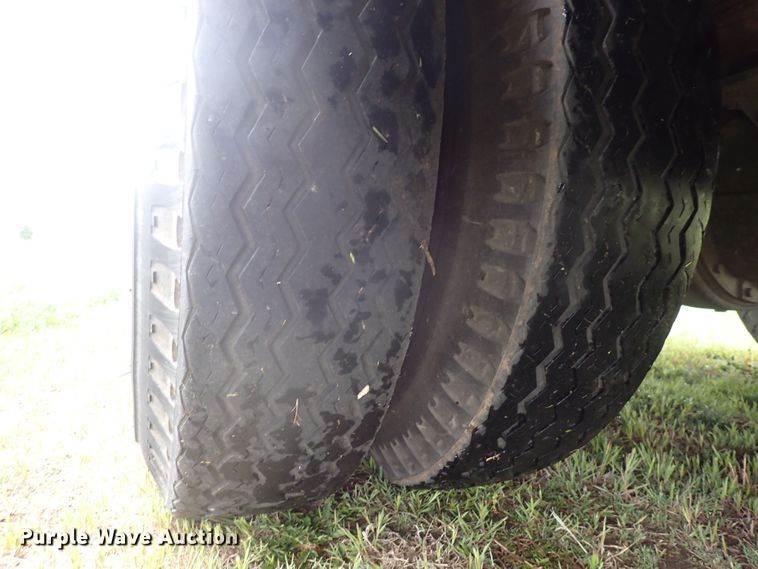 image for item DI1915 1991 Chevrolet  school bus