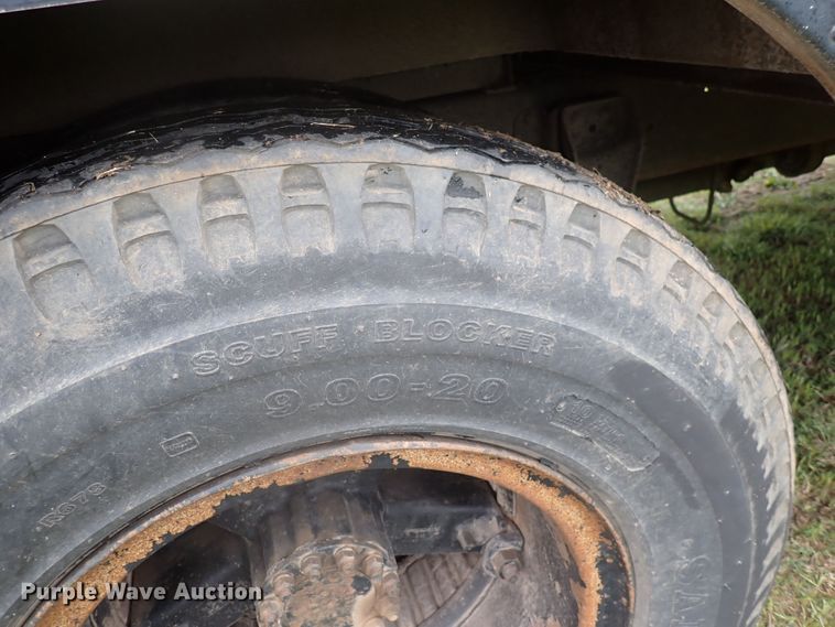 image for item DI1915 1991 Chevrolet  school bus