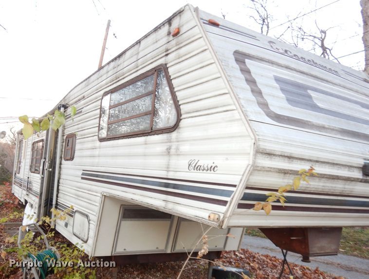 image for item DK3172 1986 Coachmen Classic  camper