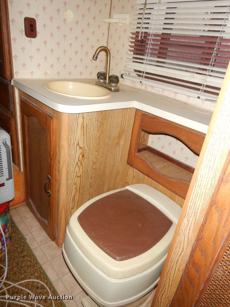 image for item DK3172 1986 Coachmen Classic  camper