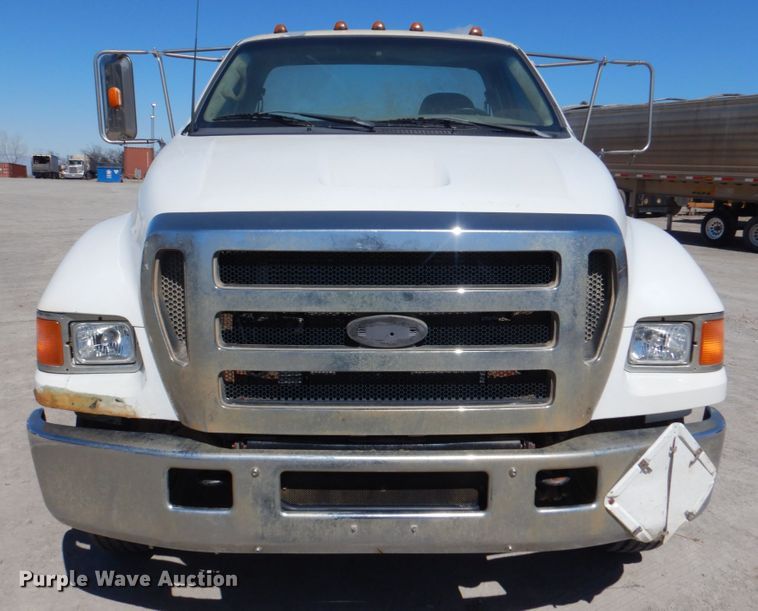 image for item DK3653 2004 Ford F650 Super Duty  truck cab and chassis