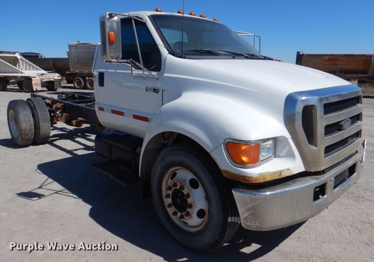 image for item DK3653 2004 Ford F650 Super Duty  truck cab and chassis