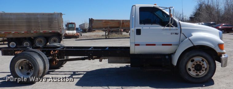 image for item DK3653 2004 Ford F650 Super Duty  truck cab and chassis