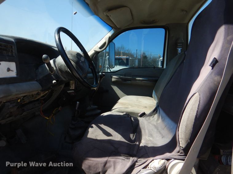 image for item DK3653 2004 Ford F650 Super Duty  truck cab and chassis