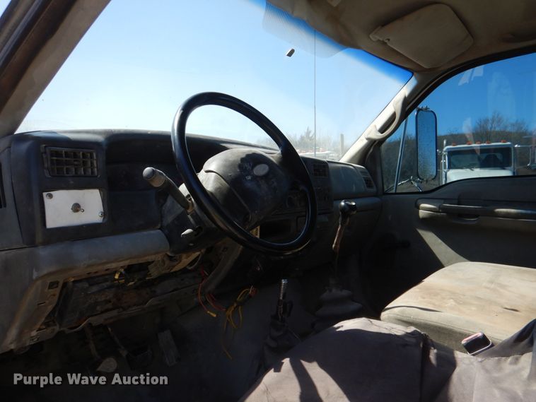 image for item DK3653 2004 Ford F650 Super Duty  truck cab and chassis