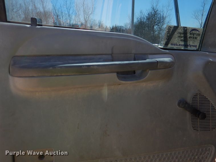 image for item DK3653 2004 Ford F650 Super Duty  truck cab and chassis