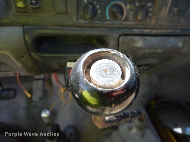 image for item DK3653 2004 Ford F650 Super Duty  truck cab and chassis